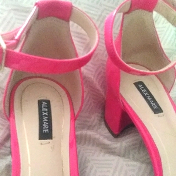 Heels - Picture 5 of 10